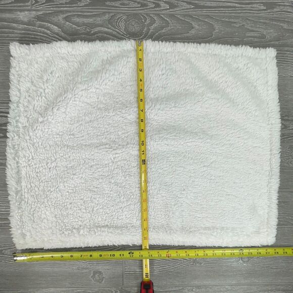 UGG Navy Blue Pillowcase Sham Faux Fur Soft & Fluffy Standard Size 20 x 28" - Picture 10 of 10